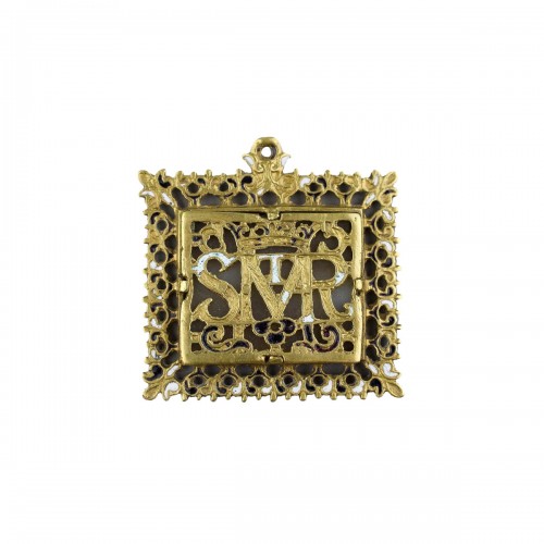 Pierced brass pendant decorated in enamels and agate