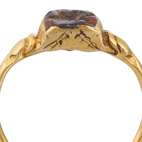 Antique Jewellery  - Medieval amuletic ring with a meteorite, England or France 13th century