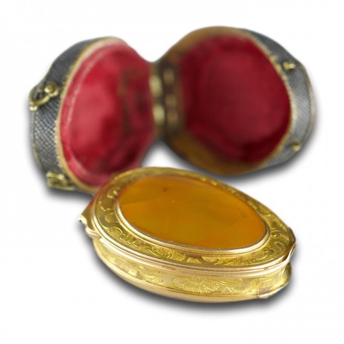 Rococo gold mounted carnelian snuff box. English, circa 1760 - 