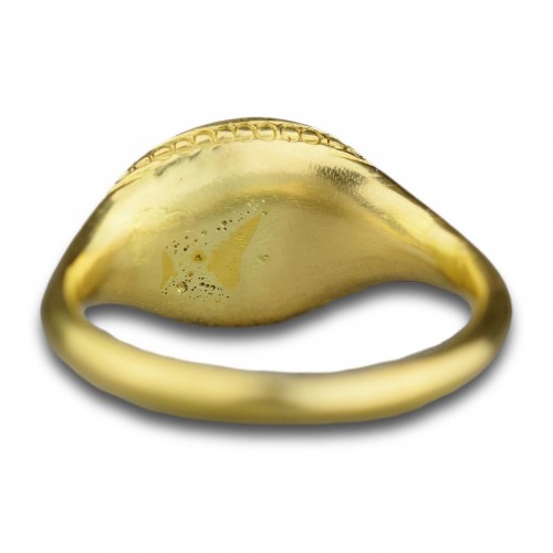  - High carat gold armorial signet ring circa 1700