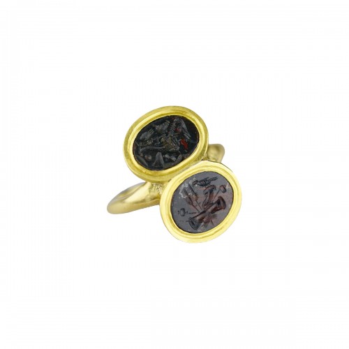 Gold ring with a matched pair of Ancient heliotrope allegorical intaglio