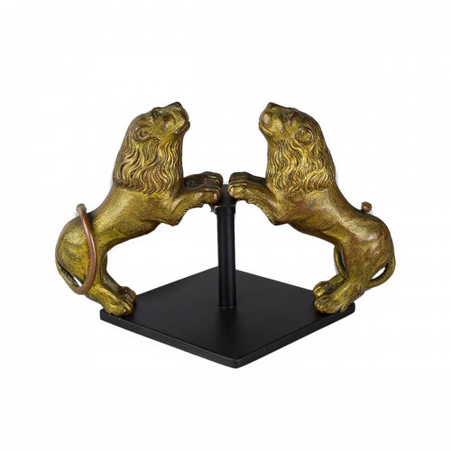 Paire de modèles de lions Renaissance en bronze doré