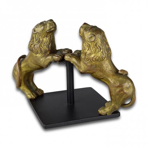 Objet de décoration  - Paire de modèles de lions Renaissance en bronze doré