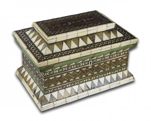 Stained bone and horn marquetry casket. Embriachi workshops, 15/16th centur - 