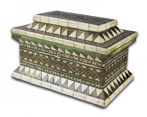Stained bone and horn marquetry casket. Embriachi workshops, 15/16th centur - 