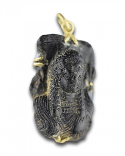 20th century - Fragmentary Egyptian steatite sculpture of a female bust pendant