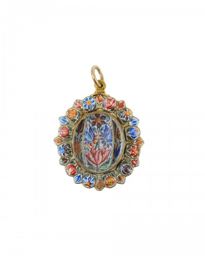 Gold and enamel pendant in the manner of Giuseppe Bruno