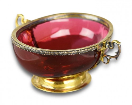 Bol en verre rubis monté sur vermeil - Objets de Vitrine Style 