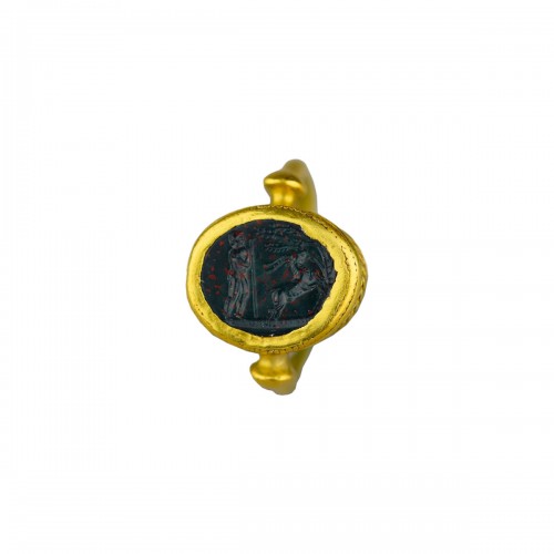 Ancient gold ring set with a bloodstone intaglio, 1st century BC/AD. 