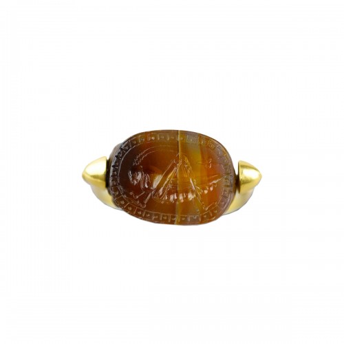 Bague en or avec un scarabée de sauterelle. Époque archaïque, Ve siècle av.