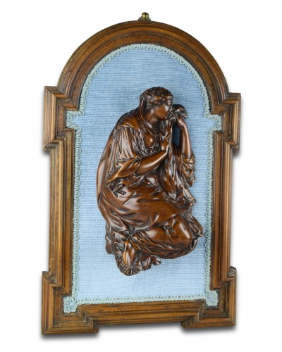 Large boxwood relief of Mary Magdalene, 17th century. - 