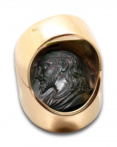 Ring with a Renaissance cameo of Christ and the Virgin - Antique Jewellery Style 