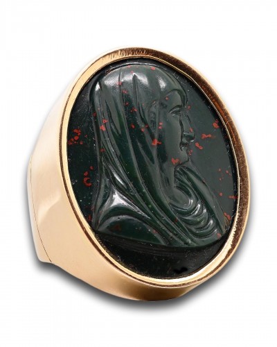 XVIIe siècle - Bague avec un camée Renaissance du Christ et de la Vierge