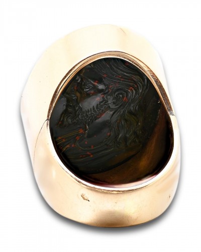 Ring with a Renaissance cameo of Christ and the Virgin - 