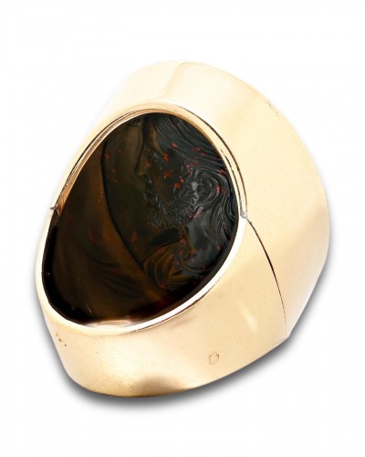  - Ring with a Renaissance cameo of Christ and the Virgin