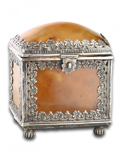 Silver mounted agate casket - 