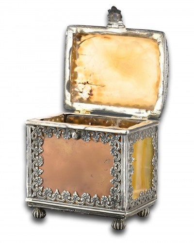 Silver mounted agate casket - 
