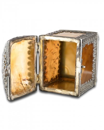  - Silver mounted agate casket