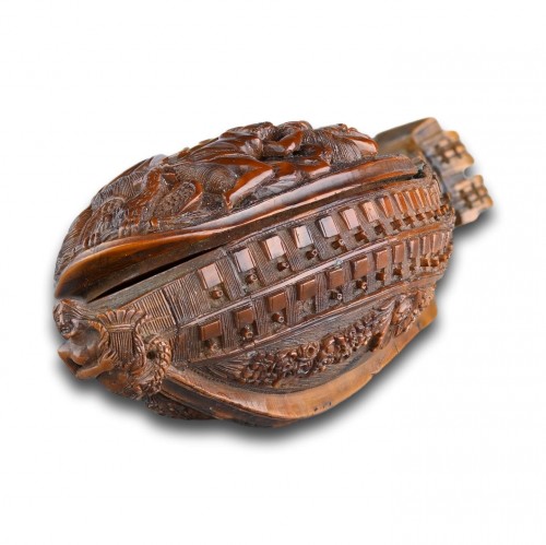 Coquilla ship form snuff box - Objects of Vertu Style 