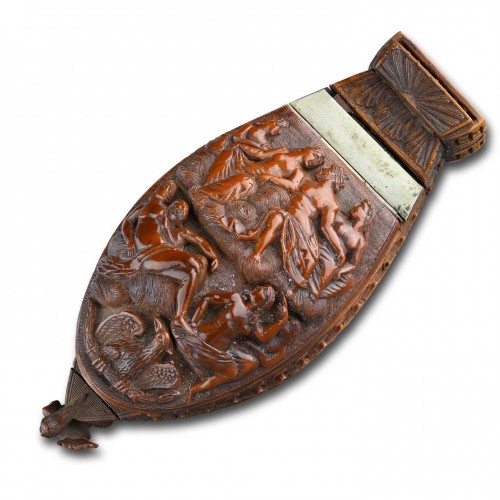 Coquilla ship form snuff box - 