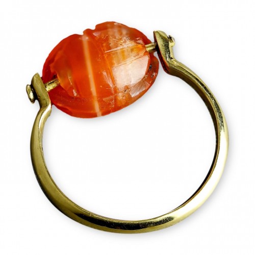 Bijouterie, Joaillerie  - Bague en or avec un scaraboïde avec Fortuna