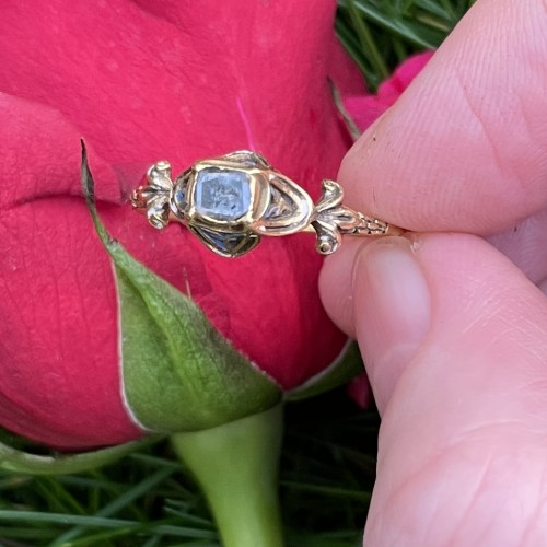 Antique Jewellery  - Renaissance gold ring with a table cut diamond