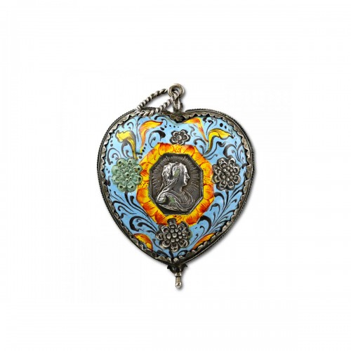 Silver and enamelled pendant in the form of a heart