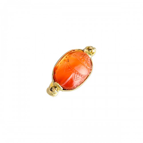 Gold ring with an Etruscan carnelian scarab