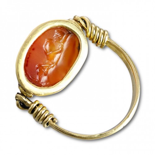 BC to 10th century - Gold ring with an Etruscan carnelian scarab