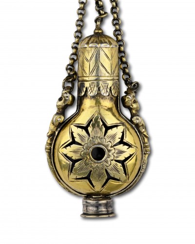 Antiquités - Flacon à parfum vinaigrette en vermeil en forme de flacon de pèlerin