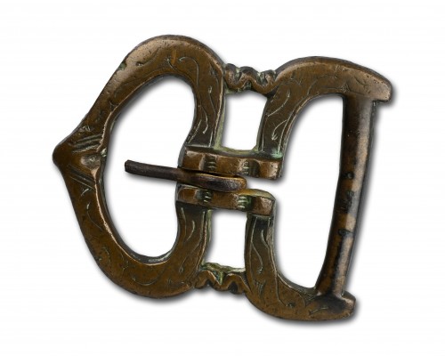 Two large Medieval bronze buckles - Curiosities Style 