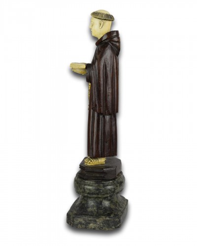 Art sacré, objets religieux  - Sculpture en ivoire et bois de Saint Antoine
