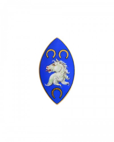 Gold ring with an enamelled heraldic crest of a horse