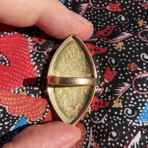 Antique Jewellery  - Gold ring with an enamelled heraldic crest of a horse