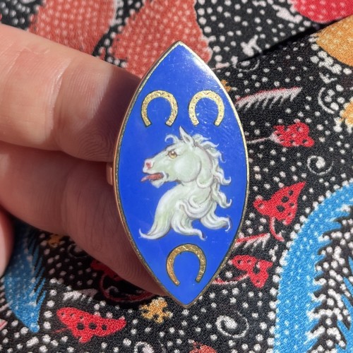  - Gold ring with an enamelled heraldic crest of a horse