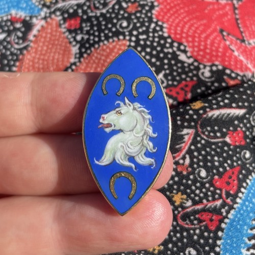 Antiquités - Gold ring with an enamelled heraldic crest of a horse