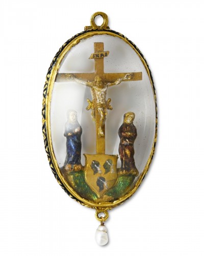 Pendentif Renaissance en cristal de roche, or et émail serti de la crucifixion - Bijouterie, Joaillerie Style 