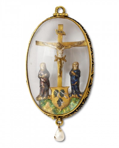 Antiquités - Pendentif Renaissance en cristal de roche, or et émail serti de la crucifixion