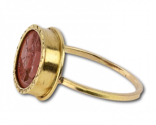 Gold ring with rare ancient jasper intaglio of Eros riding a giant phallus - 