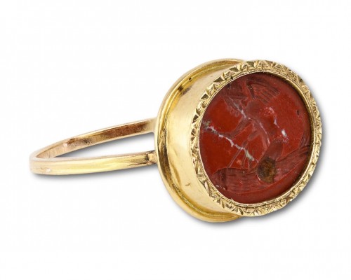 Gold ring with rare ancient jasper intaglio of Eros riding a giant phallus - 