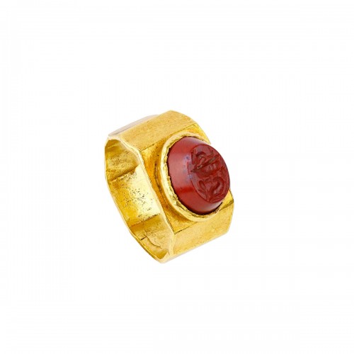 Gold ring with a carnelian intaglio of Zeus-Serapis