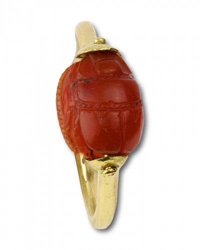 Gold ring with an ancient carnelian scarab - Antique Jewellery Style 