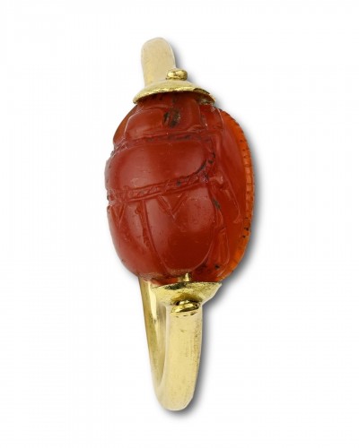 Antique Jewellery  - Gold ring with an ancient carnelian scarab