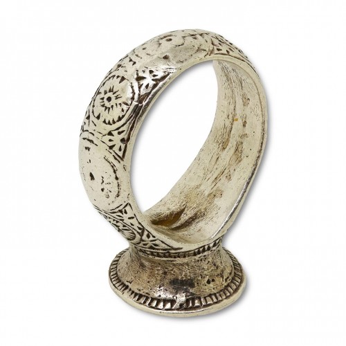 XVIIe siècle - Bague chevalière en argent gravée d'un lion