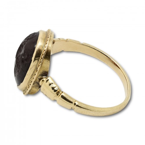  - Gold ring with a cabochon garnet intaglio of a sphinx