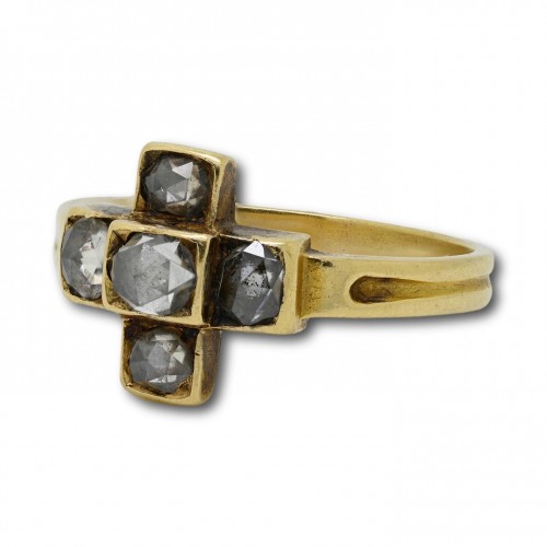 Cruciform ring with five rose cut diamonds - 