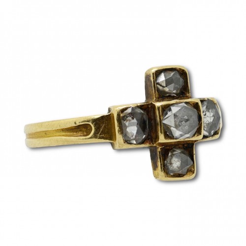Antiquités - Cruciform ring with five rose cut diamonds