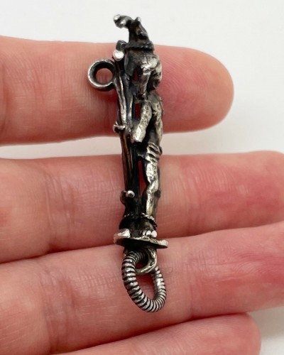 Pendentif en vermeil avec une figure de Saint Sébastien, Allemagne XVe siècle - Matthew Holder