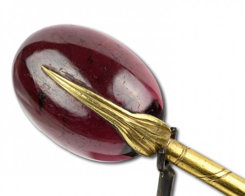 Rare gold handled garnet spoon, France mid 16th century - Curiosities Style 