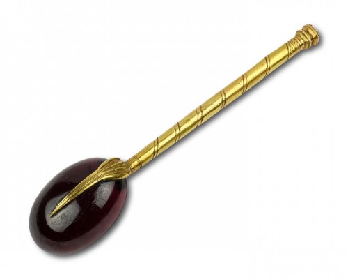 Rare gold handled garnet spoon, France mid 16th century - 